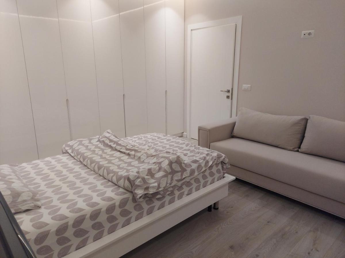 Luxurious Double Bedroom Suite Tirana Esterno foto