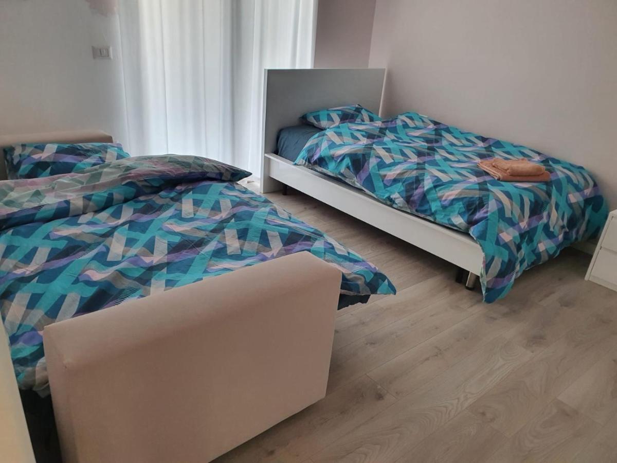 Luxurious Double Bedroom Suite Tirana Esterno foto